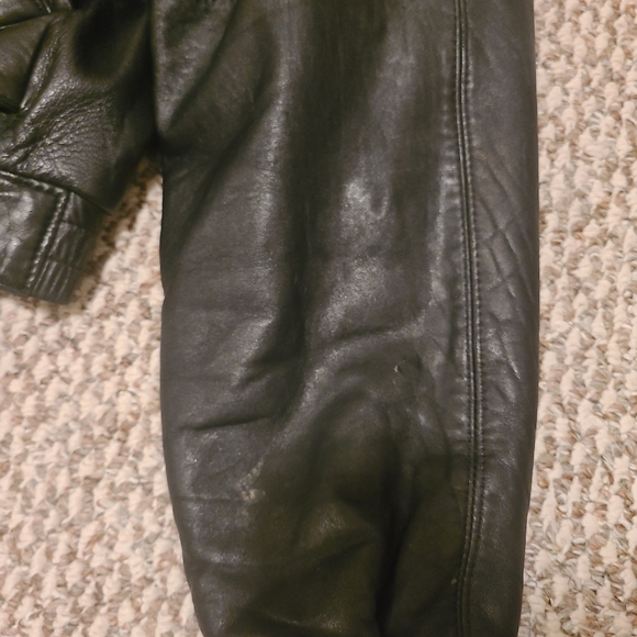 Leather jacket - Picture 7 of 8